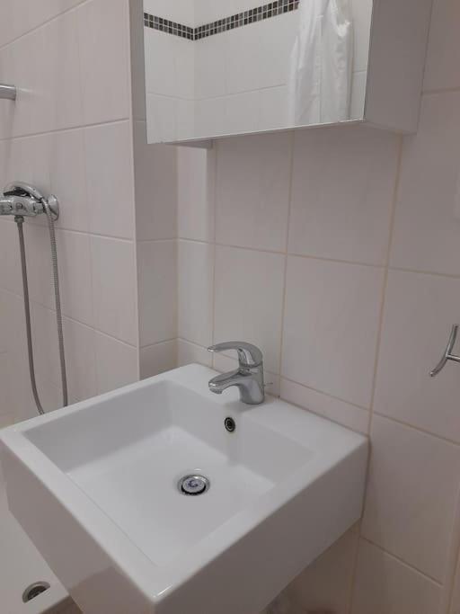 Zwei-zimmer In Wiesbadens Westend